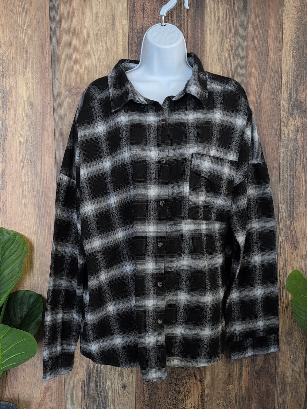 Daryl Ann Denner by Pink Lily Plaid Button-Down Shirt 2XL W306